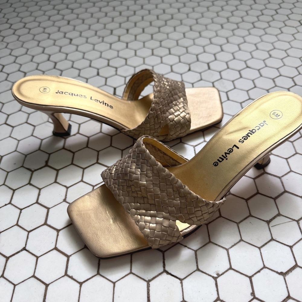 Jacques Levine Mules Square Toe Kitten Heels Gold Woven Sandals Y2K Sz 6